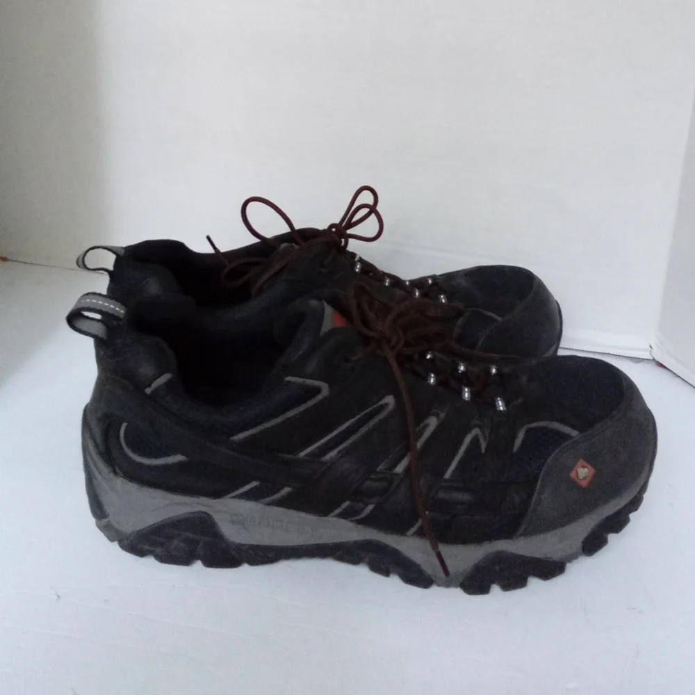 Rugged Black Hiking Shoe with Brown Lace Outdoor Trail Running Athletic Footwear